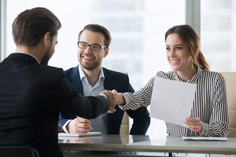 Lý giải - vì sao CV xin việc là tài liệu không thể thiếu trong quy trình tuyển dụng ngành vận hành sản xuất?